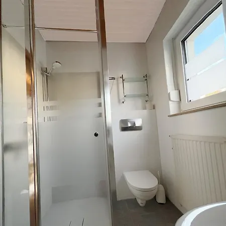 Haus Mit 6 Schlafzimmern בית נופש Lohr