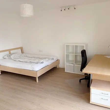 Haus Mit 6 Schlafzimmern *