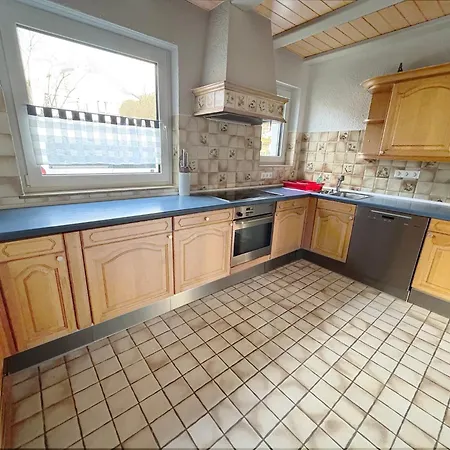 Haus Mit 6 Schlafzimmern Сasa de vacaciones *