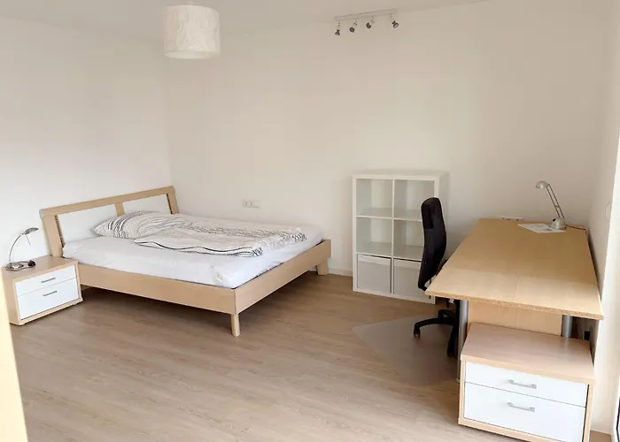 Haus Mit 6 Schlafzimmern *