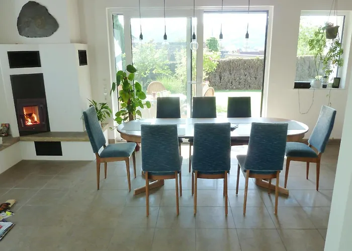 Haus Mit 6 Schlafzimmern *